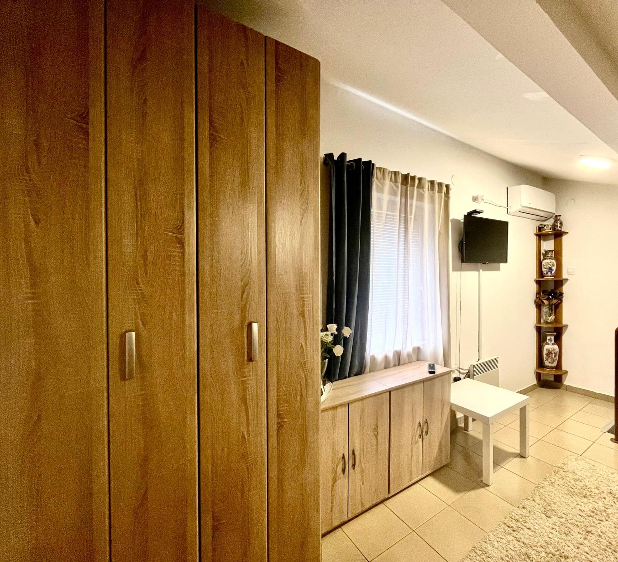 Guesthouse Vladimir & Ana Панчево Экстерьер фото